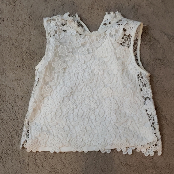 BNWOT flowery lacey top - Picture 1 of 2